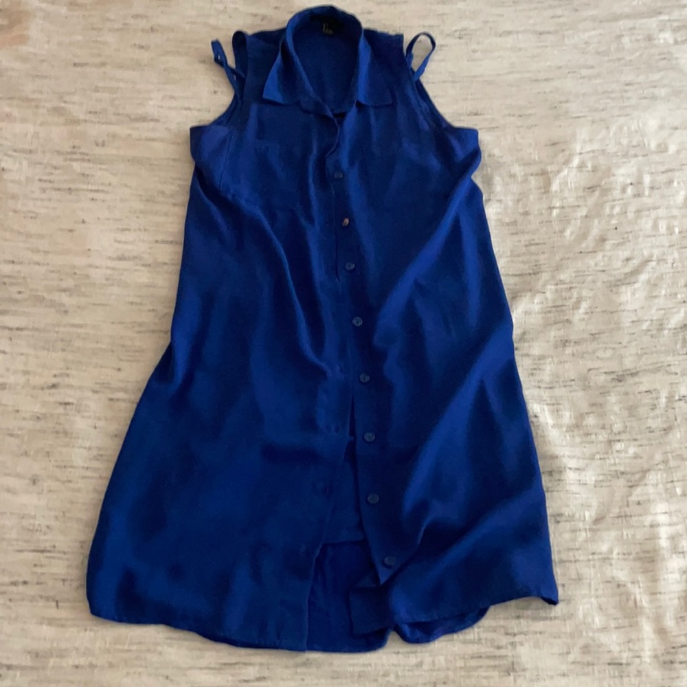 Sleeveless dress